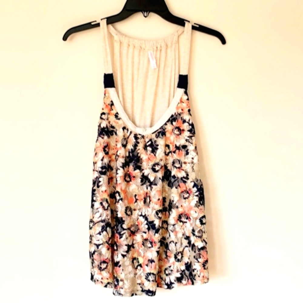 L/G Xhilaration Keyhole Floral Crochet Tank Top